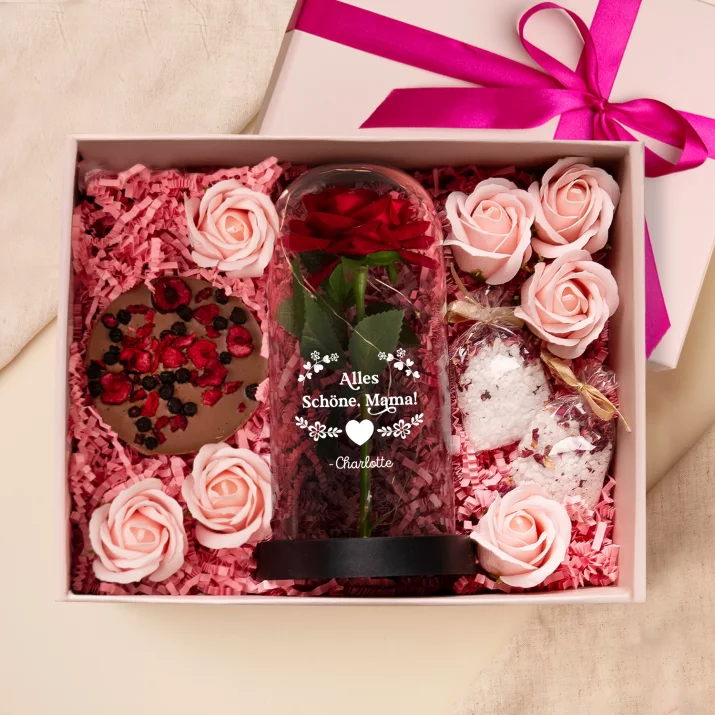Geschenkset zum Muttertag mit Ewiger Rose, Schokolade und Badesalz Geschenkset zum Muttertag mit Ewiger Rose, Schokolade und Badesalz