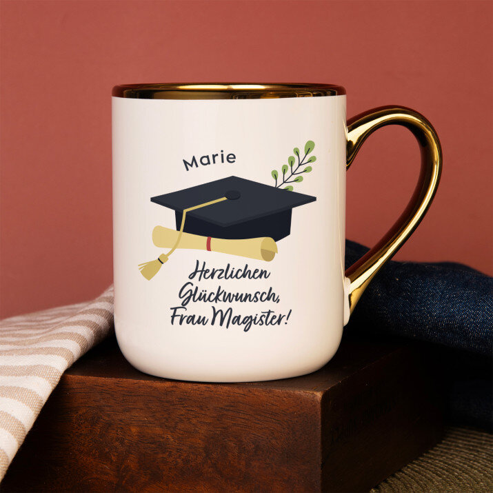 Herzlichen glückwunsch, frau magister! - Ein Becher mit farbigem rand