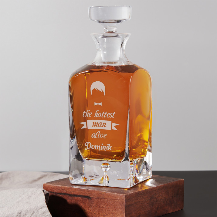 Hottest Man - Whiskykaraffe mit Gravur