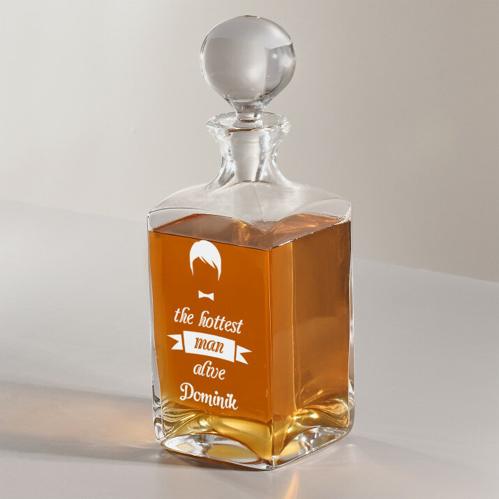 Hottest Man - Whiskykaraffe mit Gravur