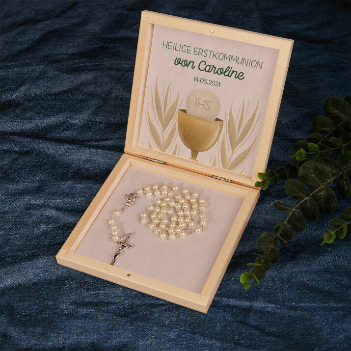 1. Heilige Kommunion - Rosenkranz in Holzkiste