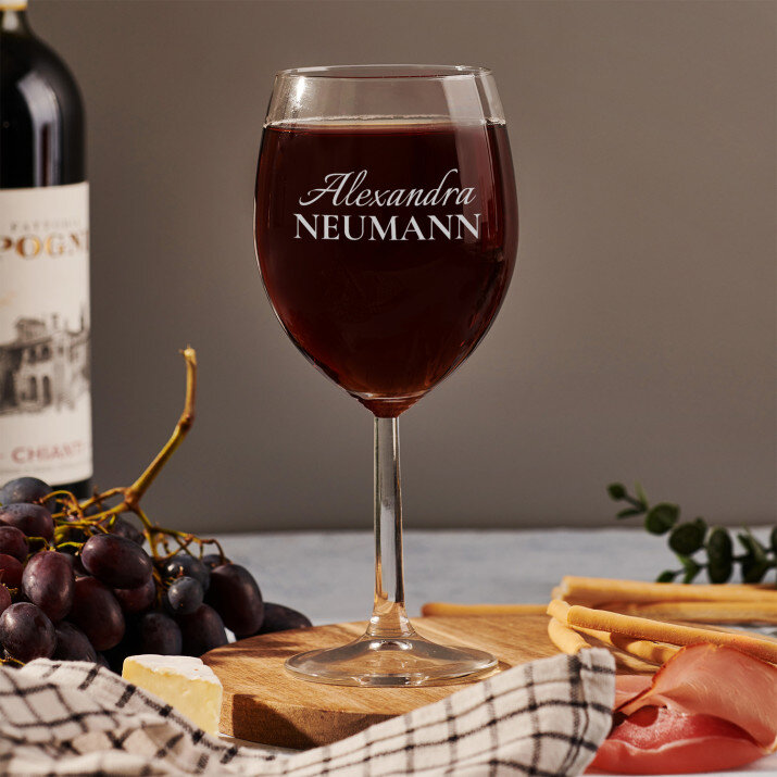 Vorname und nachname - Weinglas mit Gravur
