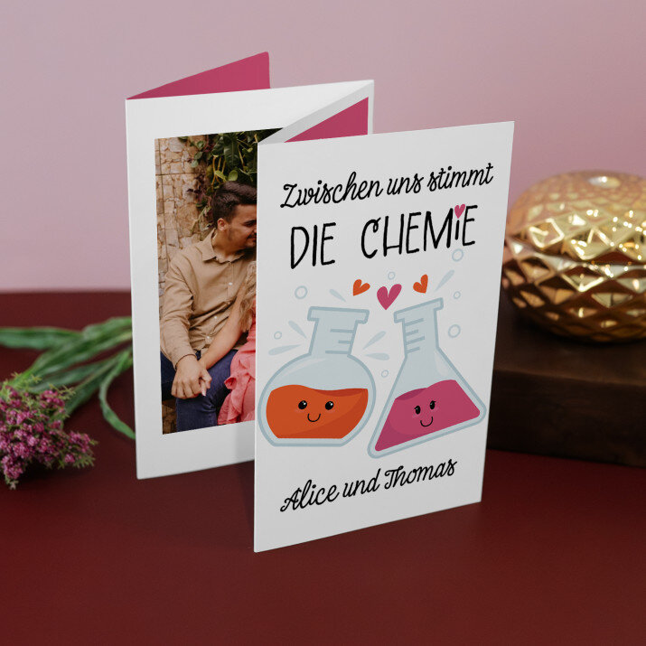Zwischen uns stimmt die Chemie - Fotos, harmonikaartig gefaltet