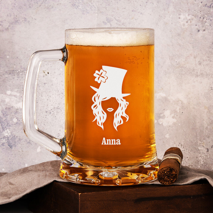 Leprechaun Frau - Personalisierter Bierkrug