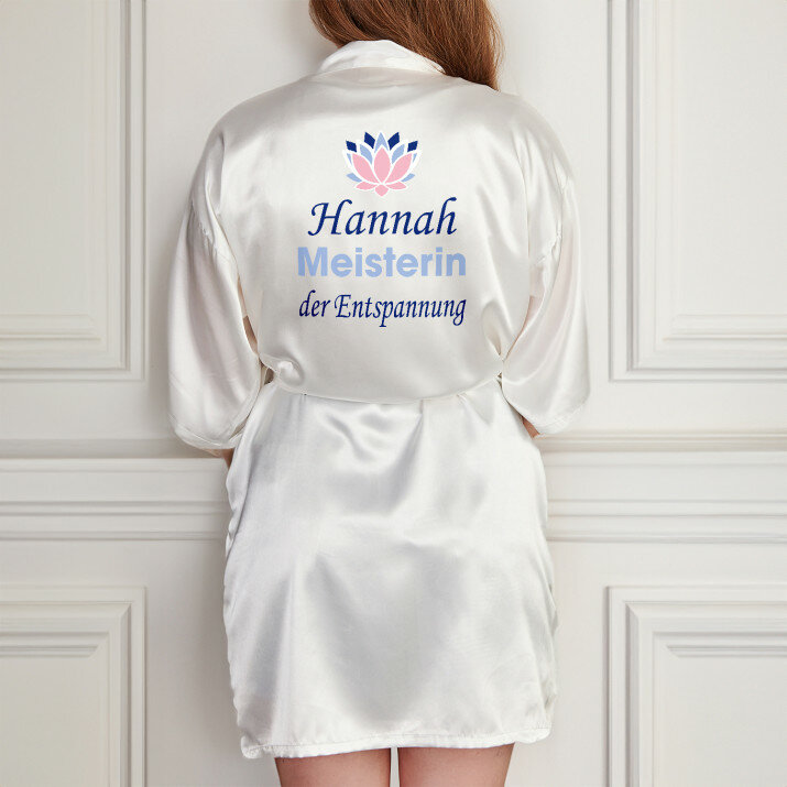 Meisterin der Entspannung - Bademantel aus Satin 