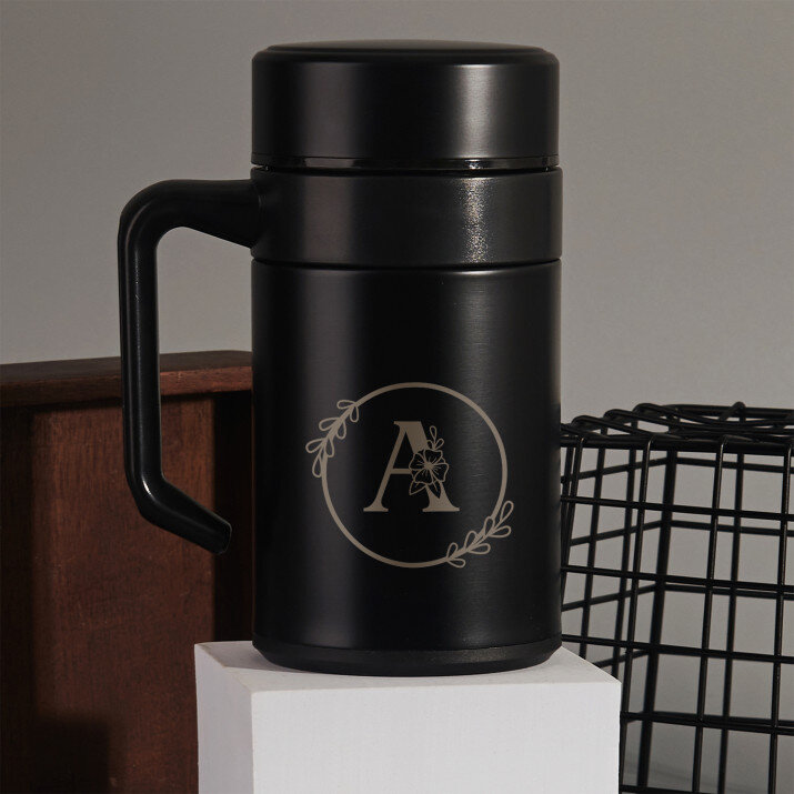 Monogramm im Kreis Blumen - Thermobecher 400 ml