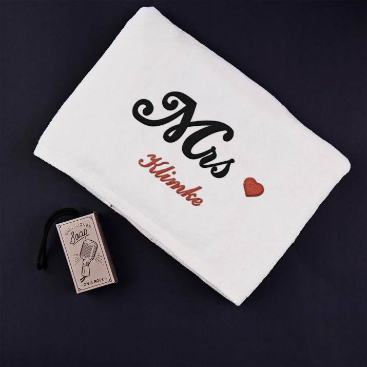 Mrs - Handtuch mit Stickerei