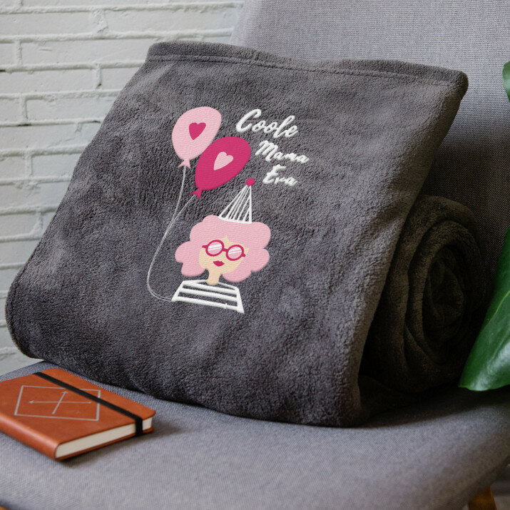 Coole mama - Decke mit Stickerei