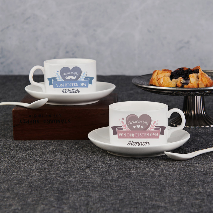Leckerer Tee - Zwei Tassen mit Untertasse