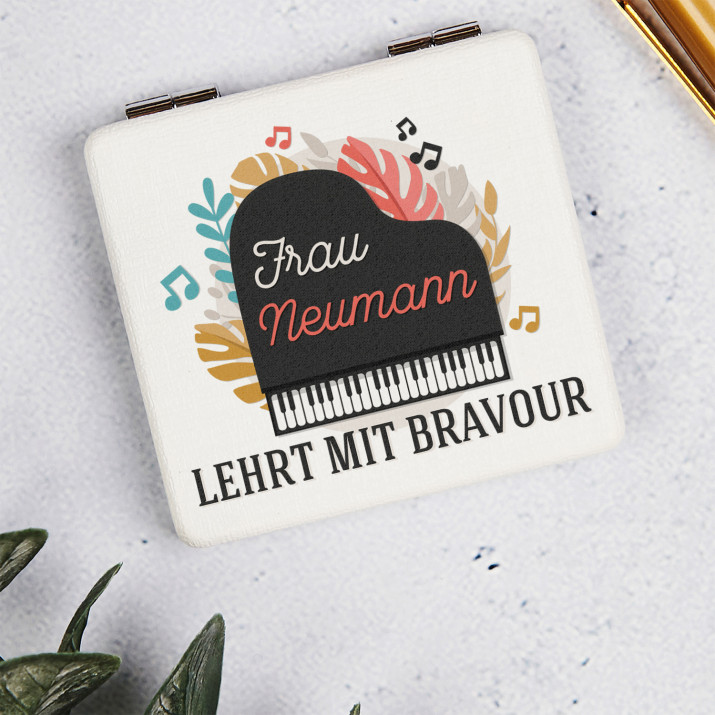 Lehrt mit Bravour - Taschenspiegel