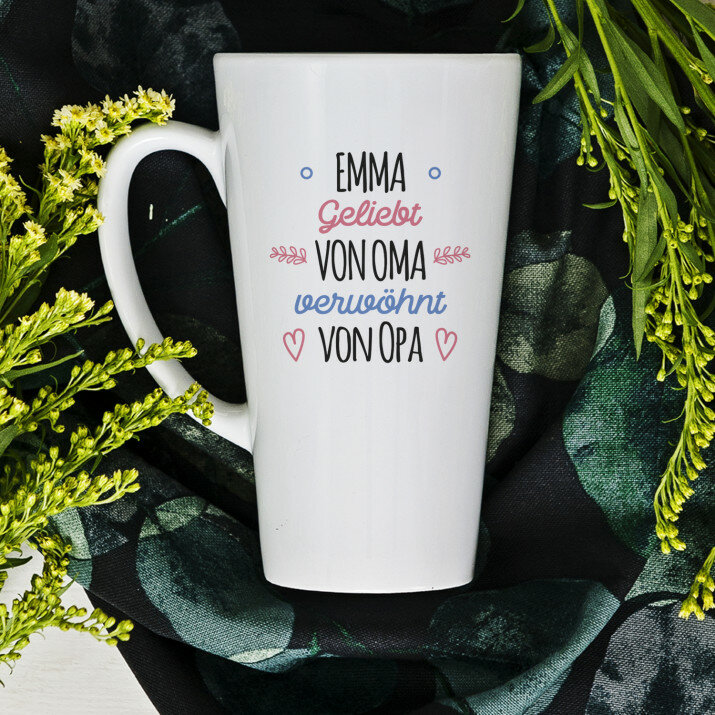 Geliebt von Oma - personalisierte Tasse