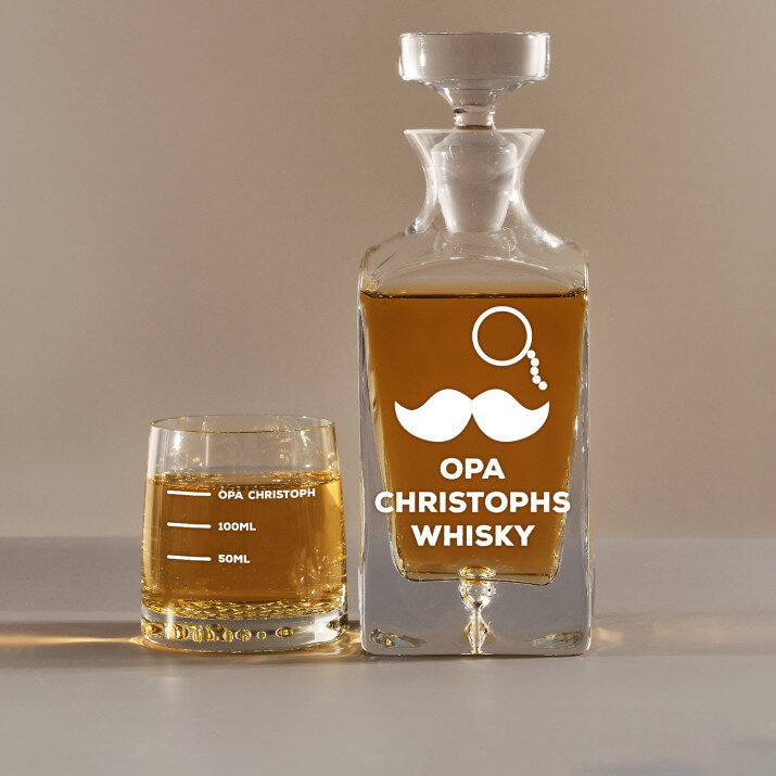 Opas Whisky - Whiskykaraffe und Whiskygläser - Set mit Gravur Opas Whisky - Whiskykaraffe und Whiskygläser - Set mit Gravur