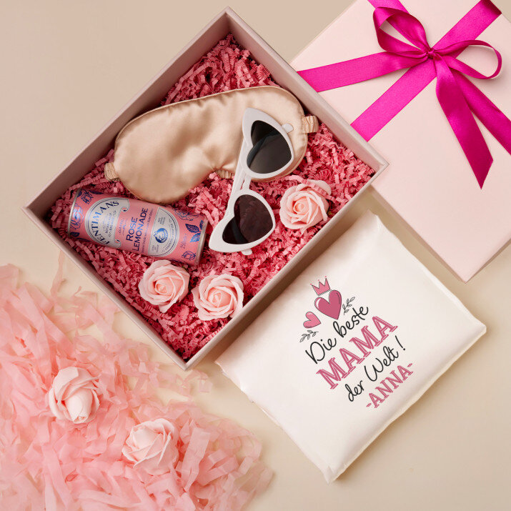 Geschenkset für Mama mit Satinbademantel und Brille
