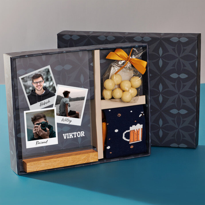 Geschenkset für Ihren Sohn mit Druck auf Acrylglas und Haselnüssen in weißer Schokolade