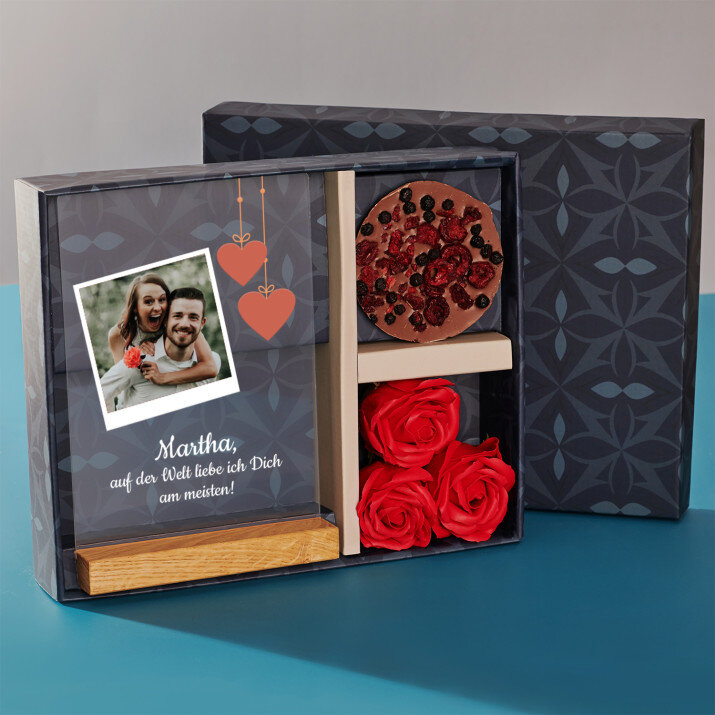 Geschenkset für Verliebte mit Druck auf Acrylglas und Schokolade