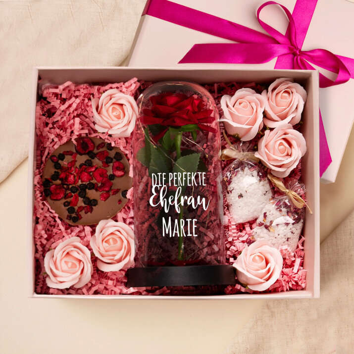 Geschenkset Für die Ehefrau mit Ewiger Rose, Schokolade und Badesalz