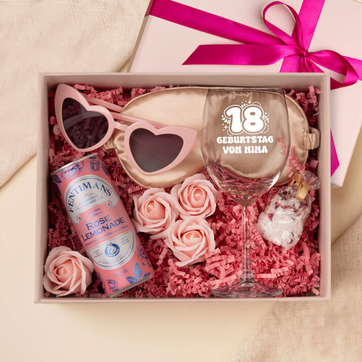 Set mit einem Glas und einer Augenbinde zum 18. Geburtstag