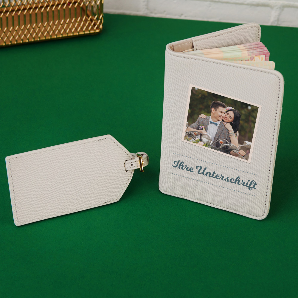 Personalisierte Reisepasshülle - Reiselust - Individuelle Reisepasshülle - Love & Faith – Love