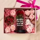 Geschenkset zum Großmuttertag mit Ewiger Rose, Schokolade und Badesalz Geschenkset zum Großmuttertag mit Ewiger Rose, Schokolade und Badesalz
