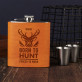 Born to hunt - Flachmann im Lederetui