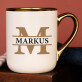 Initiale mit namen - Ein Becher mit Goldrand