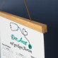 Arzt mit großem Herzen - Poster-Kalender mit Holzleisten