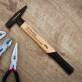 Repariert alles - Hammer mit Gravur