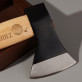 Hackt gerne Holz - Axt
