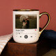 Dein lied – spotify - Ein Becher mit Goldrand