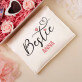 Geschenkset für einen Freund mit Satinbademantel und Brille
