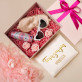 Geschenkset für die Trauzeugin mit Satinbademantel und Brille