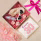 Geschenkset zum 30. Geburtstag mit Satinbademantel und Brille