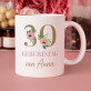 Set mit Tasse, Tee und Süßigkeiten Für ihren Geburtstag