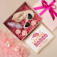 Geschenkset für einen Junggesellinnenabschied 2 mit Satinbademantel und Brille